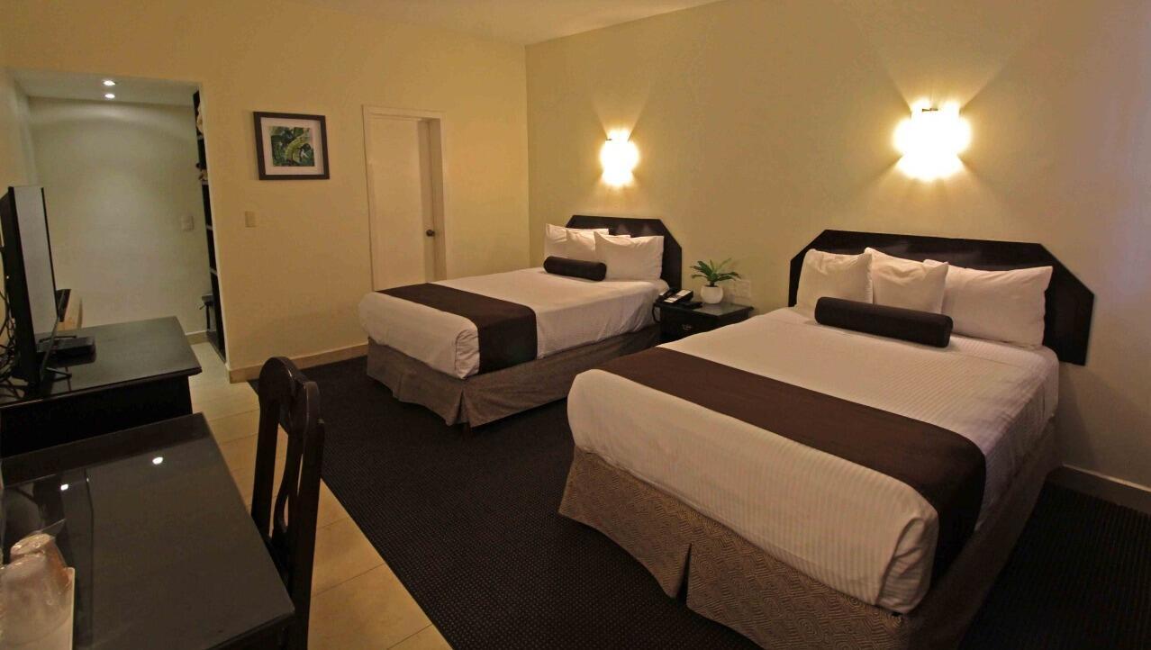 Hotel Del Rio 나보호아 외부 사진