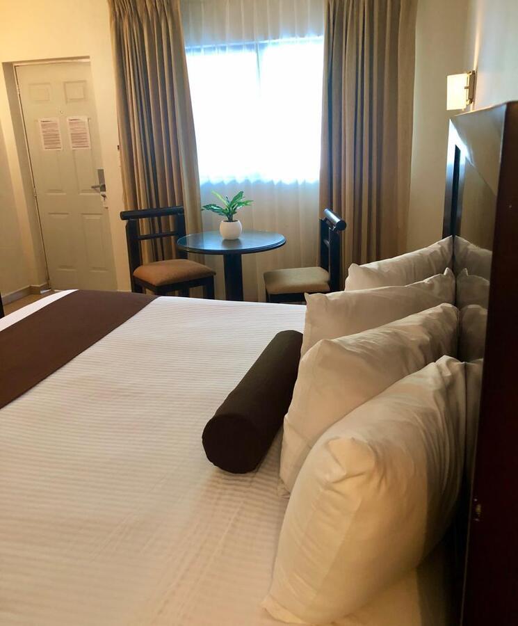 Hotel Del Rio 나보호아 외부 사진